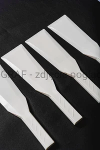 Szpachelka plastikowa biała 80 x 298mm